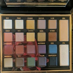 Eyeshadow palettes